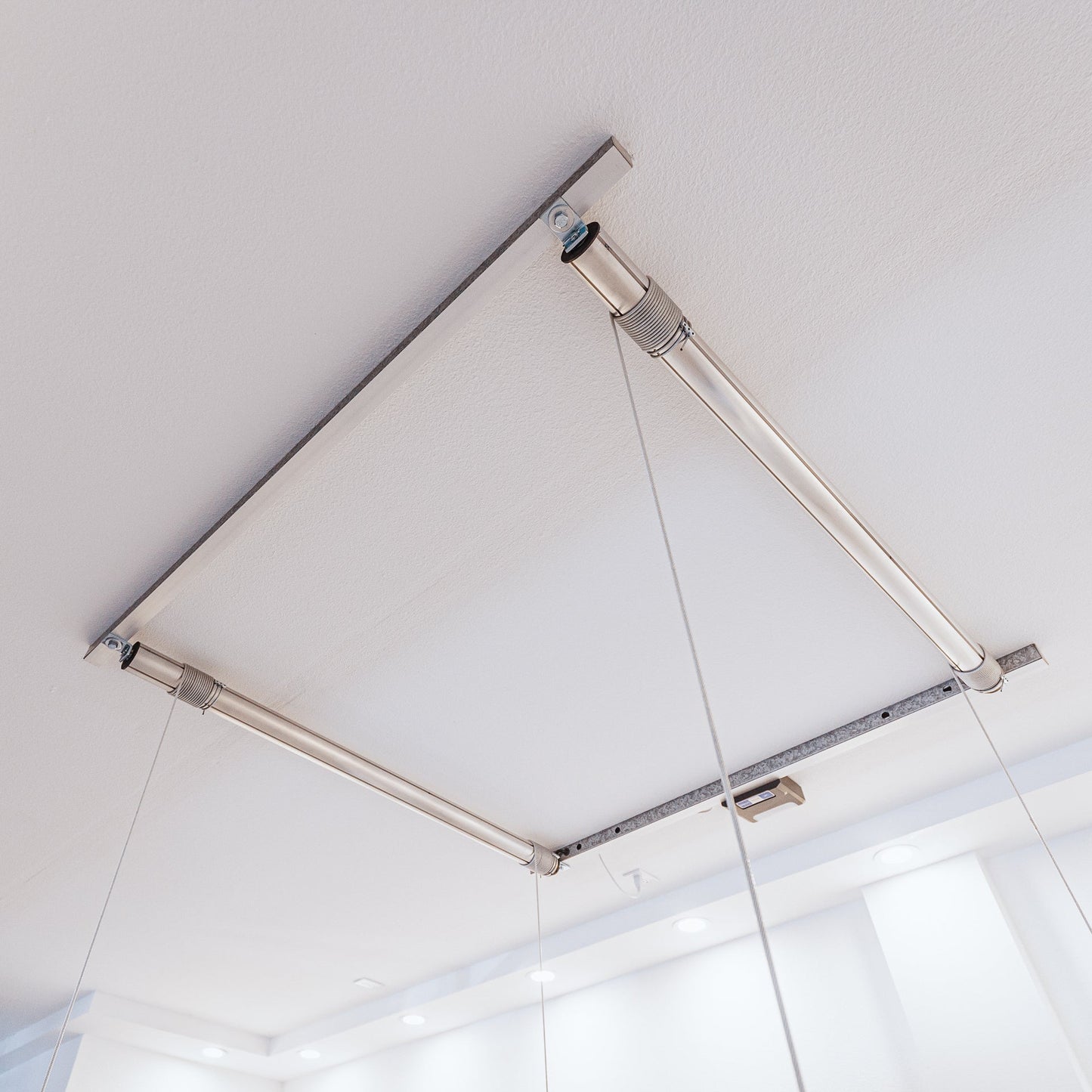 Auxx-Lift Storage Lift