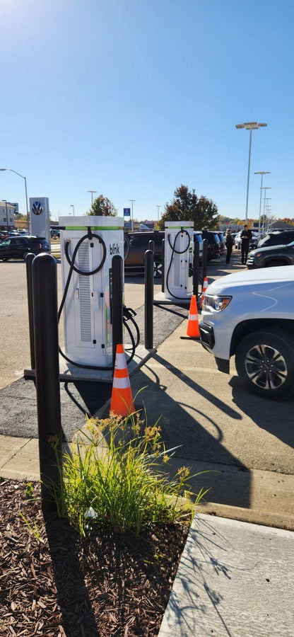 Blink 120kW Charging Station – Dual Port Level 3 Free Standing DC Fast Charger + 1 Year Network Bundle